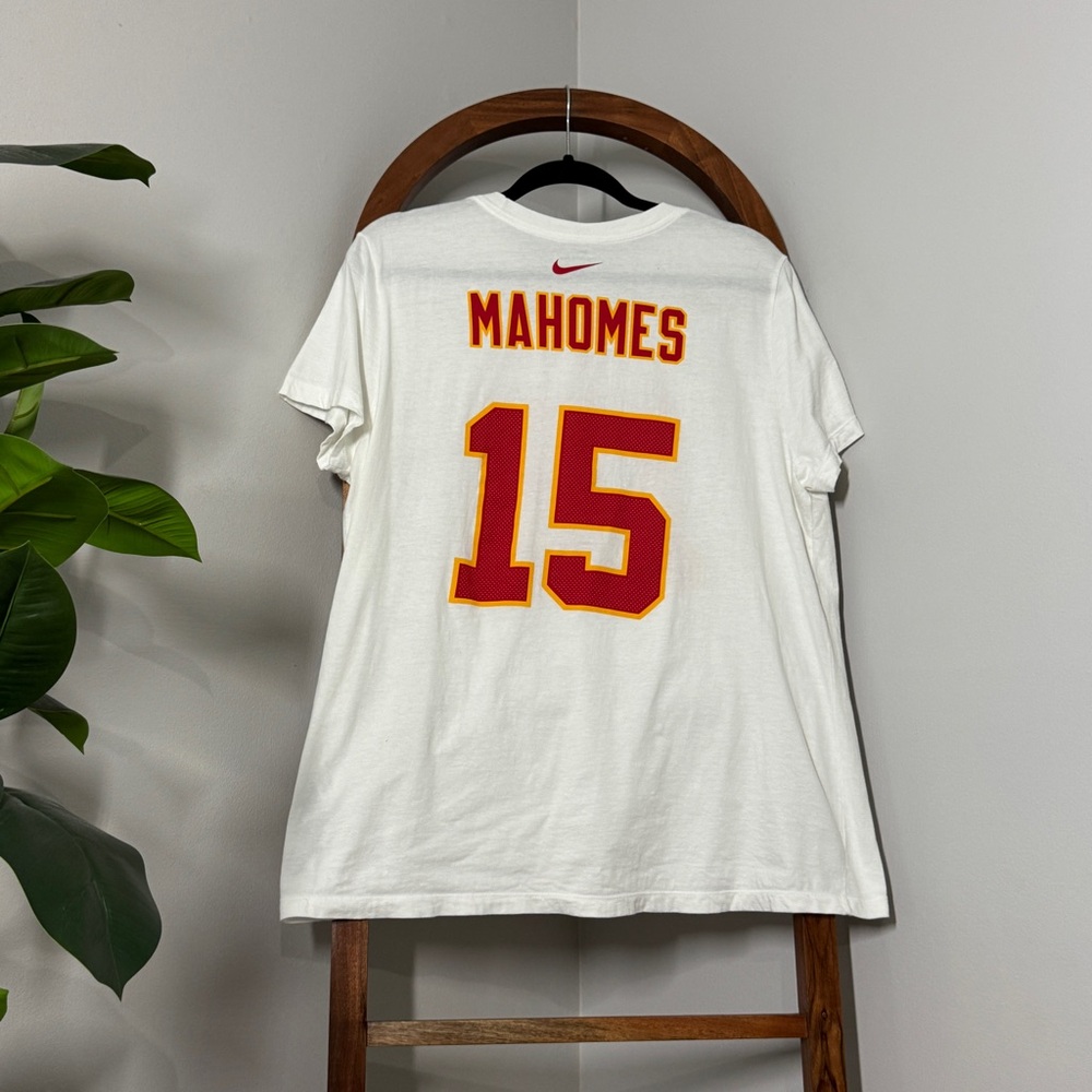 Nike XL White KC Kansas City Chiefs Short Sleeve Tee Mahomes 15 - Picture 2 of 8